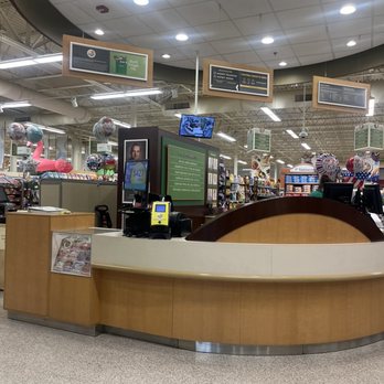 Publix Super Markets - Interior - Grocery Near Me - Panama City Beach, Florida
