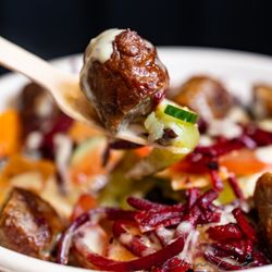 Me Va Me - Build-Your-Own Beef and Lamb Bowl ($16.45)