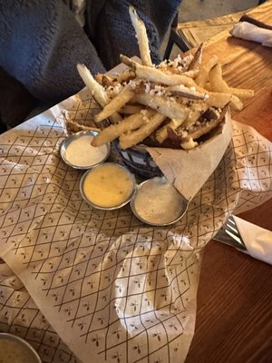 Blatt Beer & Table by null