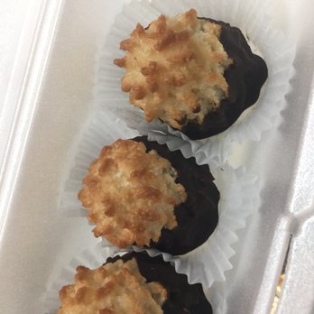 Leonard's Bakery - Bakeries Near Me - Honolulu, Hawaii