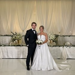 Exquisite Affairs - Beautiful wedding decorated at the Evario banquet hall in Edmonton. Decor by Exquisite Affairs Wedding & Event