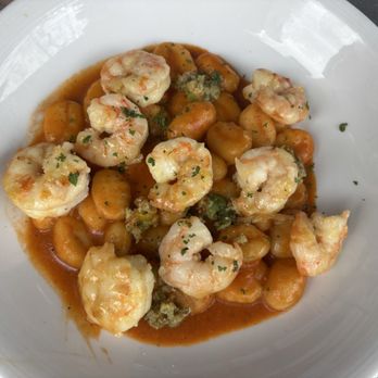 SAVI Cucina + Wine Bar - Gamberoni Puttanesca - Wine Bars Near Me - Mount Pleasant, South Carolina