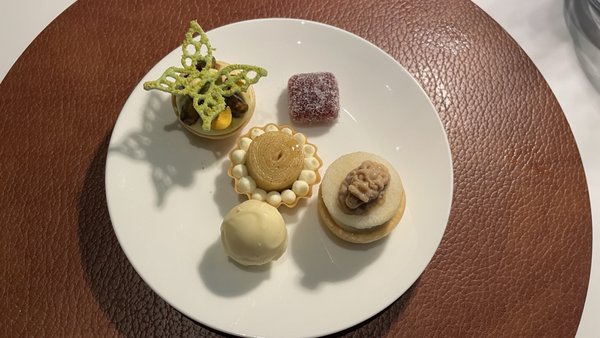 Main Tower Restaurant & Lounge by null