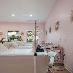 Iconic Lash Studio