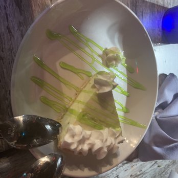Island Grill - Key Lime Pie - Seafood Near Me - Islamorada, Florida