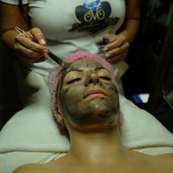 Sapphire Elite Spa - Huge selection of natural organic masks as well as HYDROJELLY masks