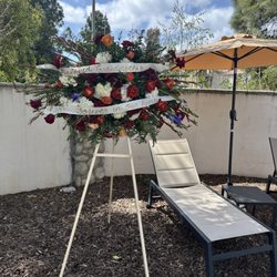 Chatsworth Florist - Memorial standing spray
