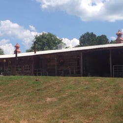 Stinkin Jims Horse Camp - Stalls
