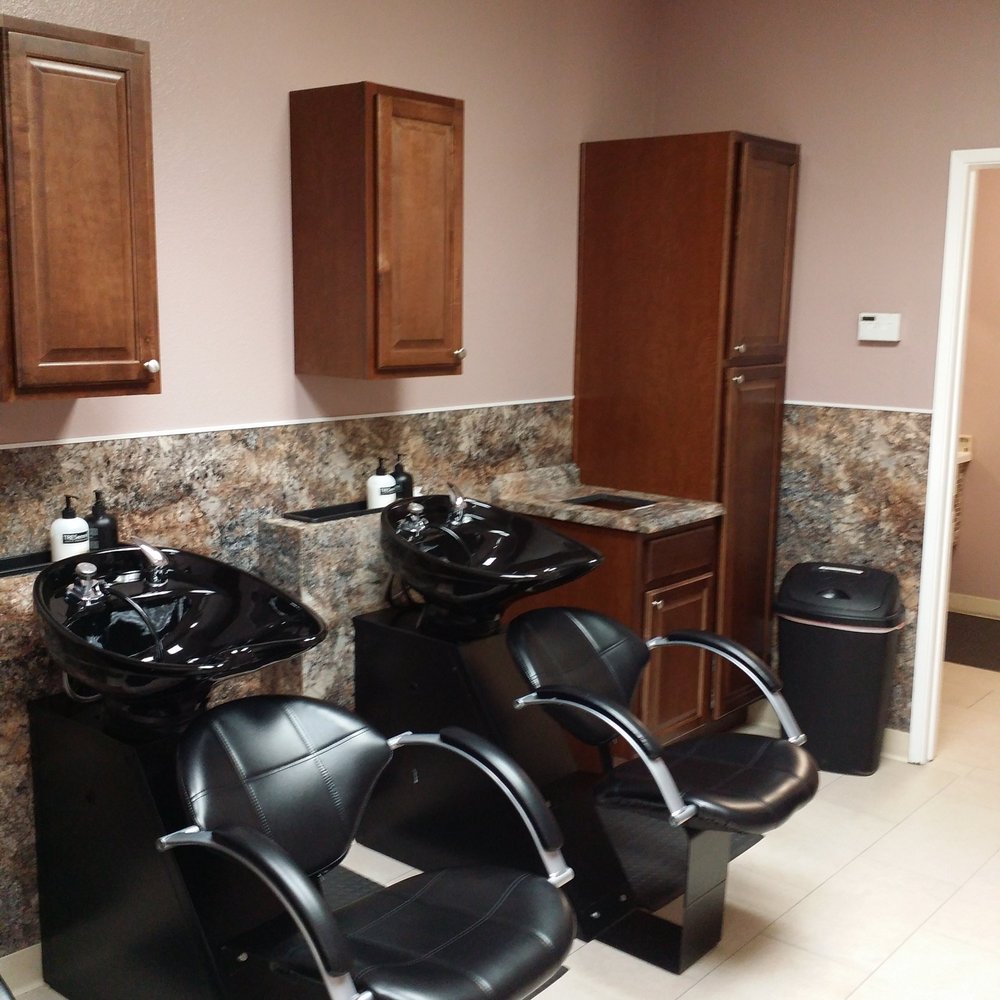 Cache Salon - Very clean makes for a relaxing time getting your hair cut - Hair Salons Near Me - Las Vegas, Nevada Cache Salon - Very clean makes for a relaxing time getting your hair cut - Hair Salons Near Me - Las Vegas, Nevada