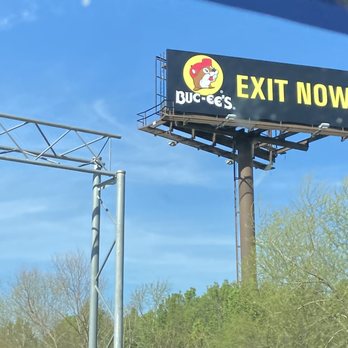 Buc-ee's - Gas Stations Near Me - Calhoun, Georgia