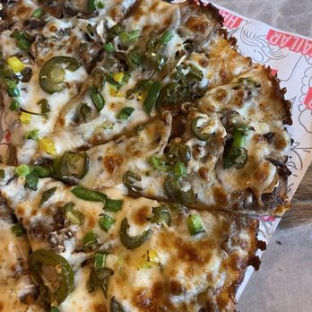Chez Hailar - Roast beef pizza with jalapeños - Pizza Near Me - Montreal, Quebec