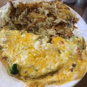 The Cracked Egg - Garden omelette with hash brown - Breakfast & Brunch Near Me - Las Vegas, Nevada