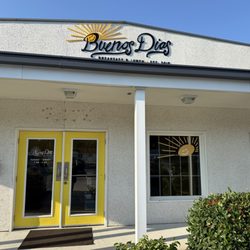 Buenos Dias - Front of building