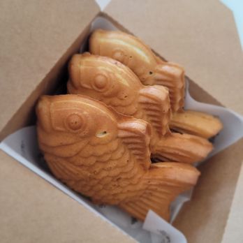 Sweet Ppang - Taiyaki Fish shape dessert with Oreo and Ube Fillings. - Bubble Tea Near Me - Fresno, California Sweet Ppang - Taiyaki Fish shape dessert with Oreo and Ube Fillings. - Bubble Tea Near Me - Fresno, California