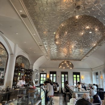 Cafe Zinc - Dining room - French Near Me - Midland, Michigan