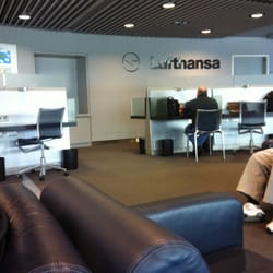 Lufthansa Business Lounge - Computer area