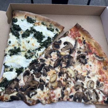 Koronet Pizza - Spinach Ricotta and mushroom pizza - Pizza Near Me - New York, New York Koronet Pizza - Spinach Ricotta and mushroom pizza - Pizza Near Me - New York, New York