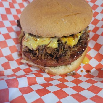 Sumthin Real BBQ - The WTW Burger with chopped beef on a Angus Beef Pattie. - Food Trucks Near Me - Alvin, Texas Sumthin Real BBQ - The WTW Burger with chopped beef on a Angus Beef Pattie. - Food Trucks Near Me - Alvin, Texas