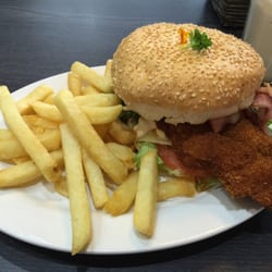 Cafe Bella - Schnitzel Burger & Chips