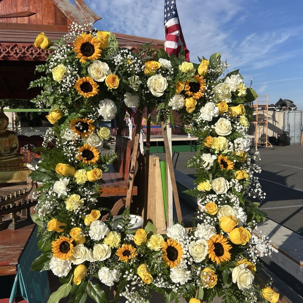 Long Beach Flowers - Flowers funeral frame - Florists Near Me - Long Beach, California Long Beach Flowers - Flowers funeral frame - Florists Near Me - Long Beach, California