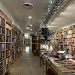 Black Squirrel Books & Espresso Bar - Bookstore