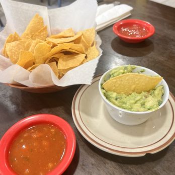 Taqueria Chuyita - Guacamole Salsa and Chips all very fresh - Mexican Near Me - Monroe, North Carolina Taqueria Chuyita - Guacamole Salsa and Chips all very fresh - Mexican Near Me - Monroe, North Carolina