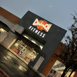 CRUNCH FITNESS - ROUND ROCK - 89 Photos & 69 Reviews - 2800 S IH-35