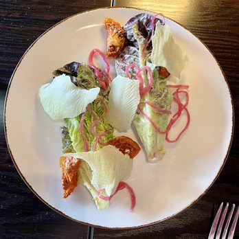 Palate - Salad with overnight tomatoes and pickled onions - Cocktail Bars Near Me - Las Vegas, Nevada Palate - Salad with overnight tomatoes and pickled onions - Cocktail Bars Near Me - Las Vegas, Nevada