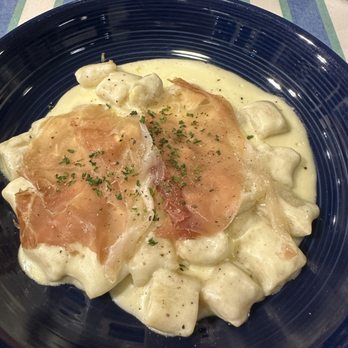 Cucina Moon - Pasta Shops Near Me - Honolulu, Hawaii