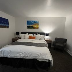 Blue Sage Inn & Suites - Kingbed room.