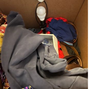 BLVD Moving - Items were thrown in boxes. My clothes were used as the packing material - Movers Near Me - Chatsworth, California