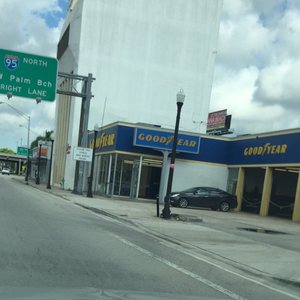 Goodyear Auto Service 21 Photos 30 Reviews Tires 2825 Hollywood Blvd Fl Phone Number Goodyear Auto Service 21 Photos 30