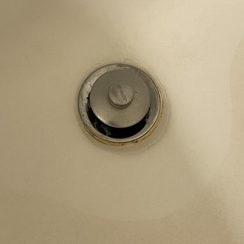 Waikiki Malia - Gross bathtub fixtures for a place this expensive - Hotels Near Me - Honolulu, Hawaii Waikiki Malia - Gross bathtub fixtures for a place this expensive - Hotels Near Me - Honolulu, Hawaii