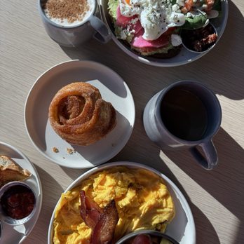 Casera Cafe & Bakery - Morning bun, basic breakfast, avocado toast, latte, drip coffee - Bakeries Near Me - Milwaukee, Wisconsin Casera Cafe & Bakery - Morning bun, basic breakfast, avocado toast, latte, drip coffee - Bakeries Near Me - Milwaukee, Wisconsin