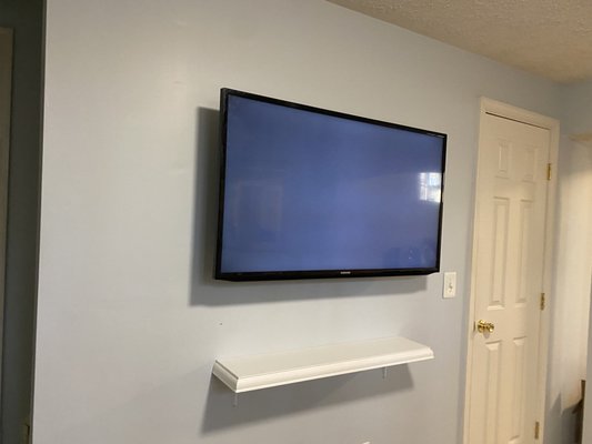 The Untouchable Handyman Logo