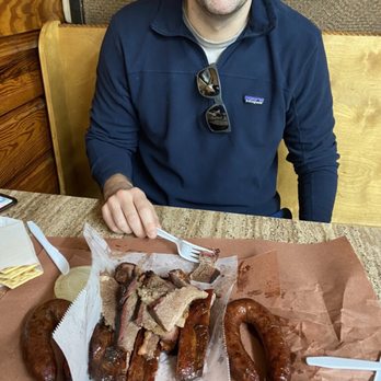 City Market - Sausage, brisket, and ribs - Barbeque Near Me - Luling, Texas