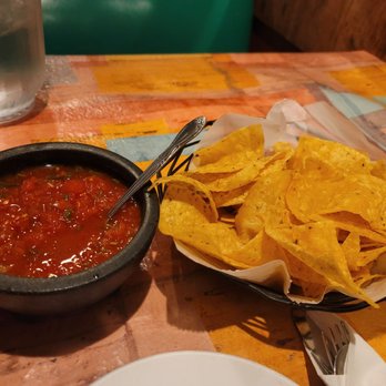 Lalo's Mexican Restaurant - nachos and salsa - Mexican Near Me - Glenview, Illinois Lalo's Mexican Restaurant - nachos and salsa - Mexican Near Me - Glenview, Illinois