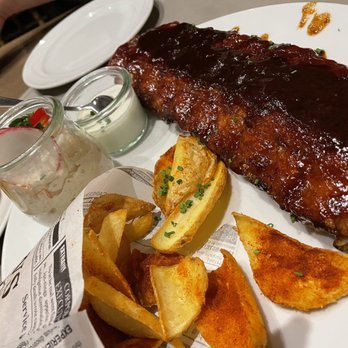 Restaurant Die Pyramide - German Near Me - Remscheid, NW