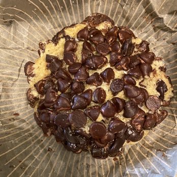 Gideon's Bakehouse - Classic Chocolate Chip - Bakeries Near Me - Orlando, Florida