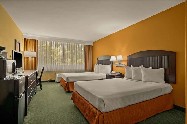 Airport Honolulu Hotel, Trademark Collection by Wyndham by null
