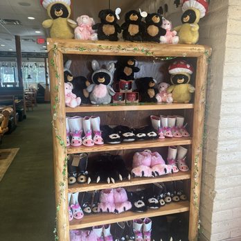 Black Bear Diner Tarzana - Fun buys - Diners Near Me - Tarzana, California