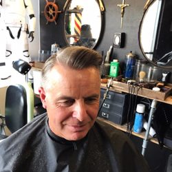State of the Art Barber Shop - Old school