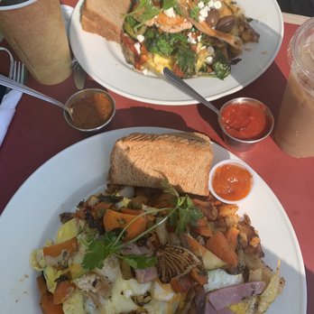 Brookline Lunch - Ultimate omelette, and the Big Fish omelette - Diners Near Me - Cambridge, Massachusetts