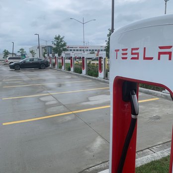 Tesla Supercharger - Tesla supercharger a near the airport in a 711 parking lot. Best spot for a supercharger die to its proximity to the parking garages. - EV Charging Stations Near Me - Rosemont, Illinois Tesla Supercharger - Tesla supercharger a near the airport in a 711 parking lot. Best spot for a supercharger die to its proximity to the parking garages. - EV Charging Stations Near Me - Rosemont, Illinois