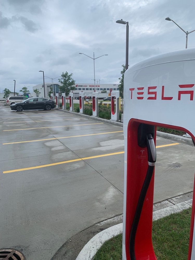 TESLA SUPERCHARGER Updated April 2024 10929 W Higgins Rd, Rosemont, Illinois EV Charging