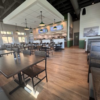 Kelly's Roast Beef - Empty dining room - Seafood Near Me - Fort Myers, Florida Kelly's Roast Beef - Empty dining room - Seafood Near Me - Fort Myers, Florida