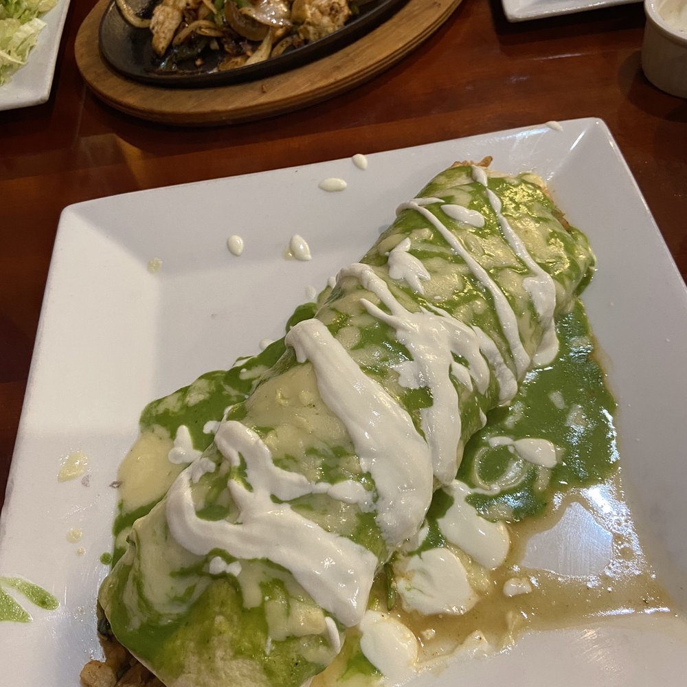 Mezcal Mexican Grill - Burrito Espinacas and Lunch Fajitas- Chicken! - Mexican Near Me - Hampton, Virginia Mezcal Mexican Grill - Burrito Espinacas and Lunch Fajitas- Chicken! - Mexican Near Me - Hampton, Virginia
