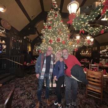 Gulliver's Restaurant - In the lobby - American Near Me - Irvine, California