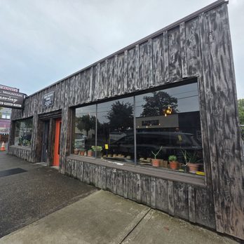 Barrel Mountain Brewing - New American Near Me - Battle Ground, Washington