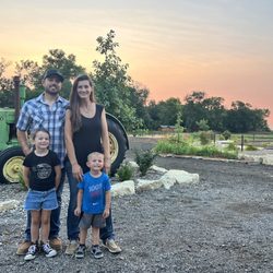 P and M Pumpkin Ranch - Beautiful farm and nicely landscaped throughout